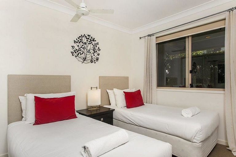 Bedroom 3, Byron Lakeside Holiday Apartments, Byron