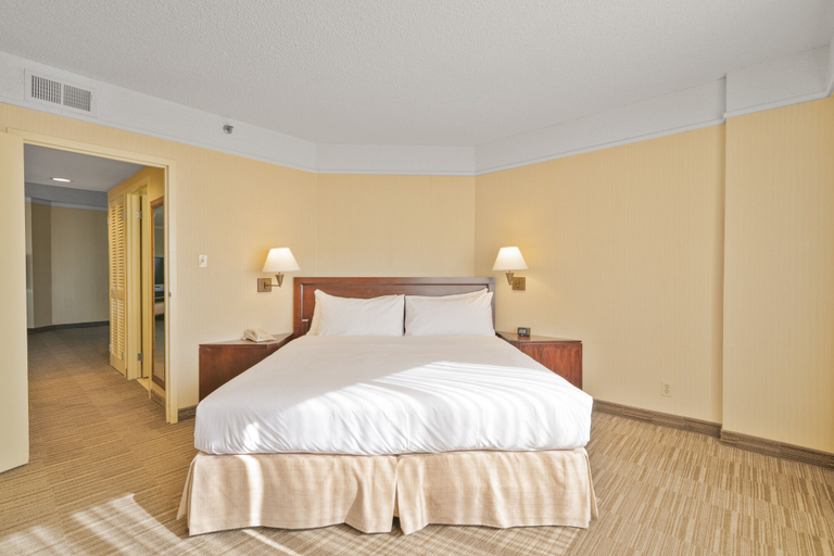 Bedroom 2, Harmony Suites, Secaucus