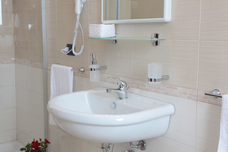Bathroom 3, B&B Villa Isa, Vibo Valentia