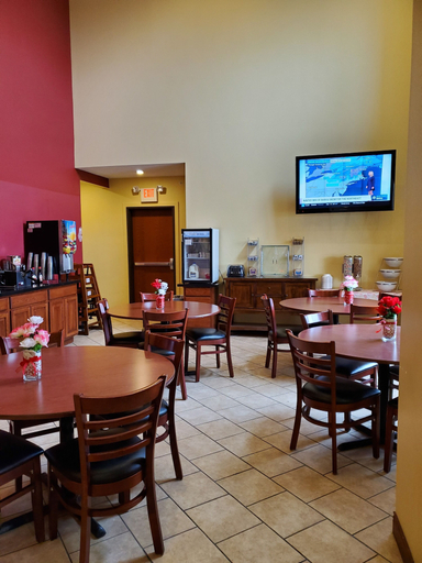 Food & Drinks 5, Edgewood Hotel & Suites, Jefferson