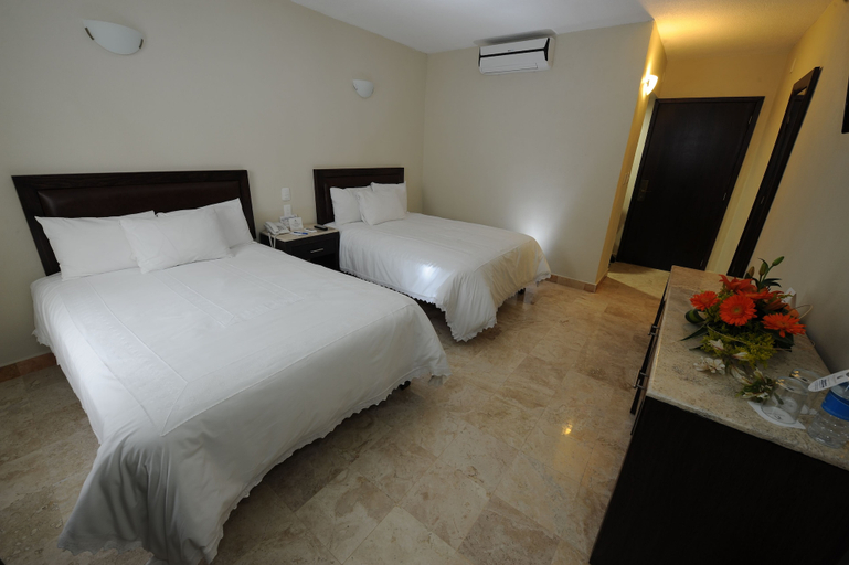 Bedroom 3, Real de Minas Poliforum, León