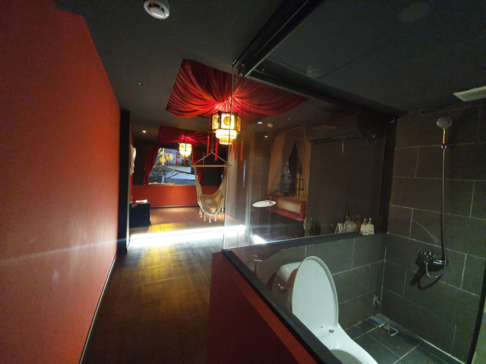 Bathroom 3, Language Exchange Hotel 3, District 1