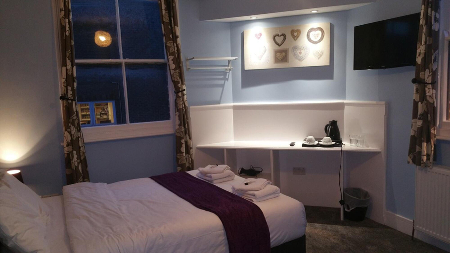 Bedroom 2, Ali Inn, Oxfordshire