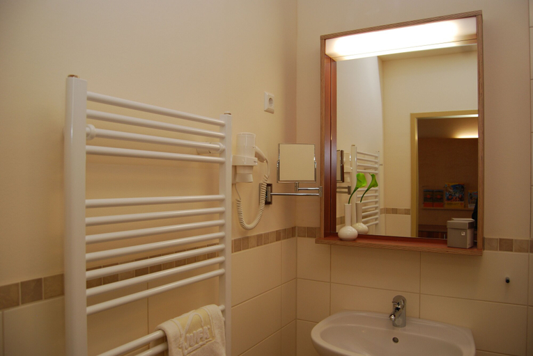 Bathroom 3, Vulkan Hotel, Celldömölk