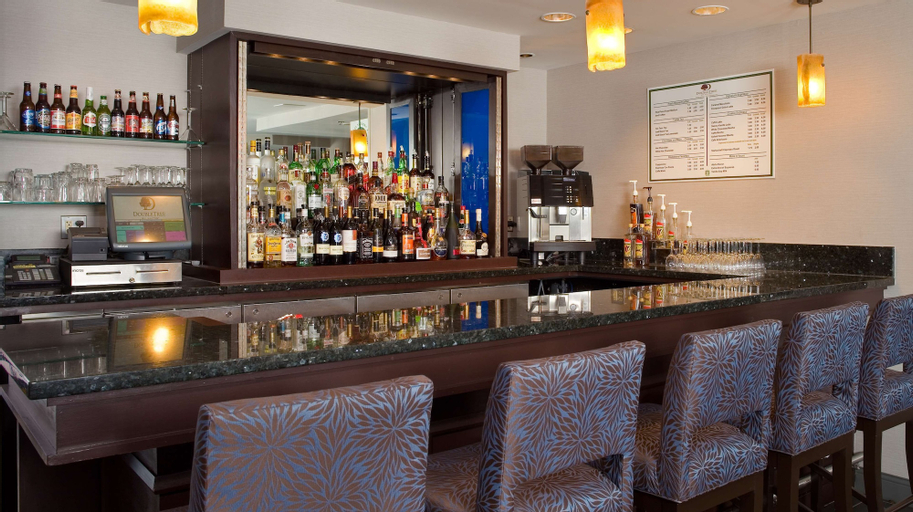 Food & Drinks 5, DoubleTree by Hilton Chicago Schaumburg, Cook