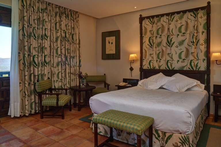 Bedroom 2, Parador de Sos del Rey Catolico, Zaragoza