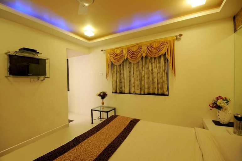 Bedroom 2, Hotel Vyankatesh, Satara