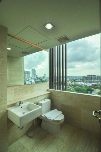 Bathroom 3, Demelia Hotel, Makassar