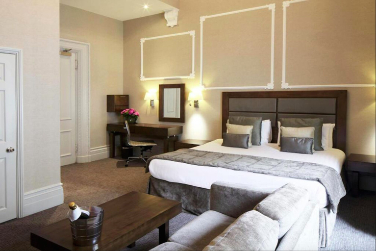 Bedroom 2, Gem Strathmore Hotel, London