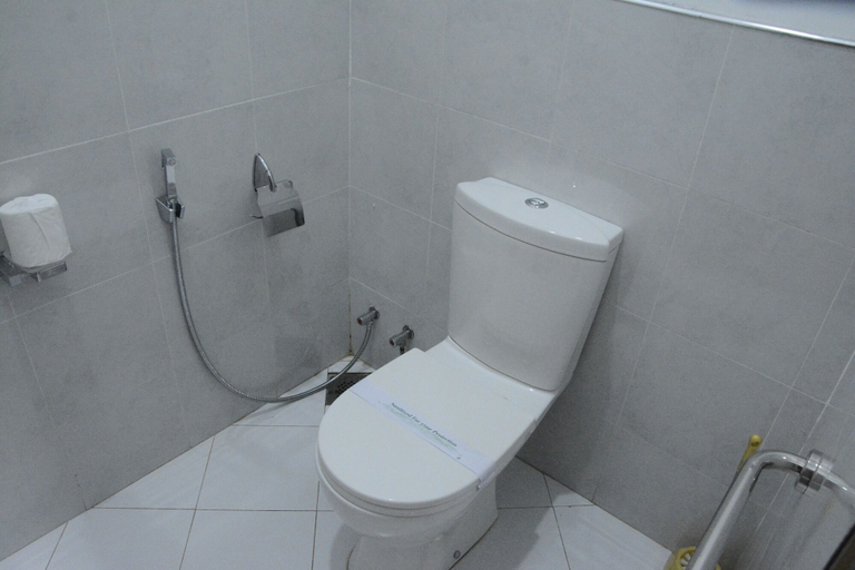 Bathroom 5, Vimanra Hotel, Embilipitiya