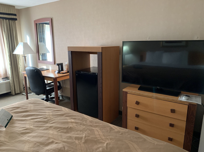 Bedroom 3, Quality Inn Nashville - Bloomington, Brown