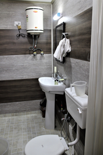 Bathroom 3, Bhavya resort-Luxury Boutique Desert Camp, Jaisalmer