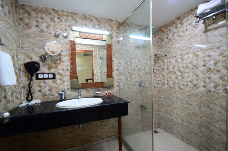 Bathroom 4, Lilypool - The Heritage Jalmahal, Jaipur