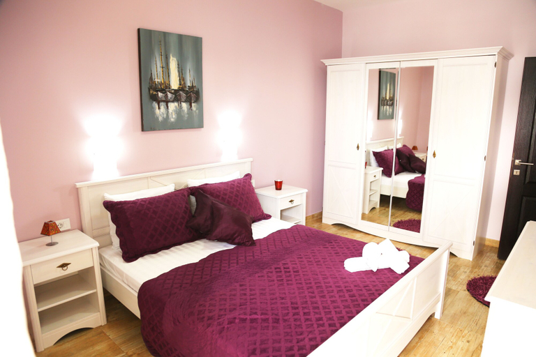 Bedroom 4, Apartments Eneida