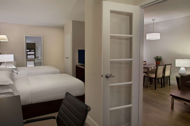 Bedroom 3, Hilton Toronto/Markham Suites Conference Centre & Spa, York