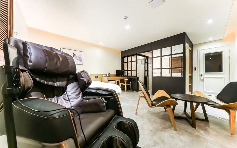 Others 5, HOTEL Able, Masan