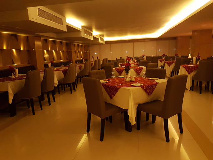 Food & Drinks 5, Momo Inn, Bogra