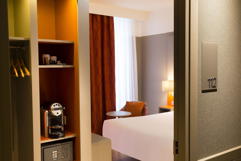 Bedroom 4, Hôtel Oceania Le Jura Dijon, Côte-d'Or