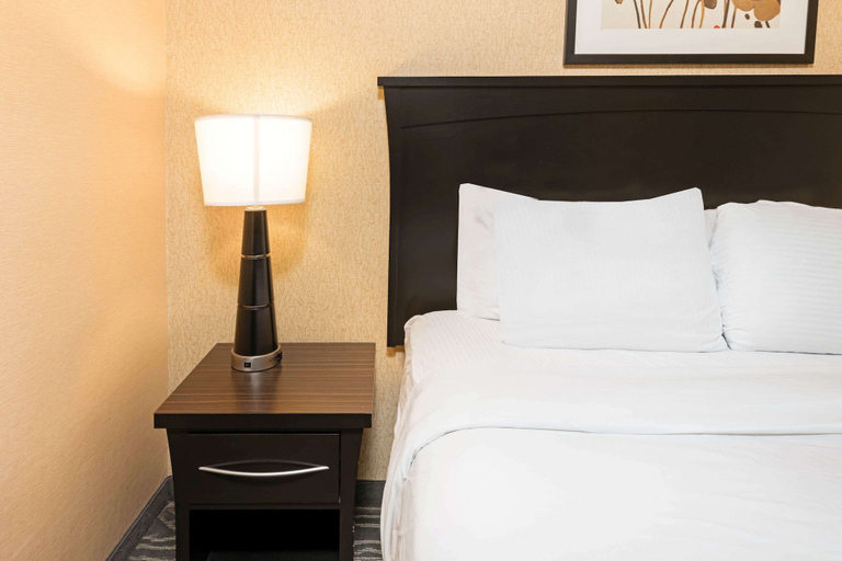 Bedroom 3, La Quinta Inn & Suites by Wyndham Logan, Cache