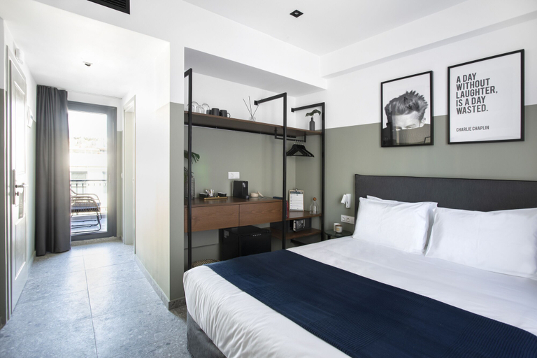 Bedroom 4, Pame Paradiso, Attica