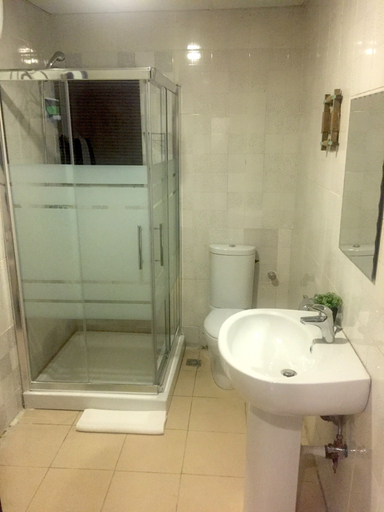 Bathroom 4, Sinclair Guest House, AbujaMun
