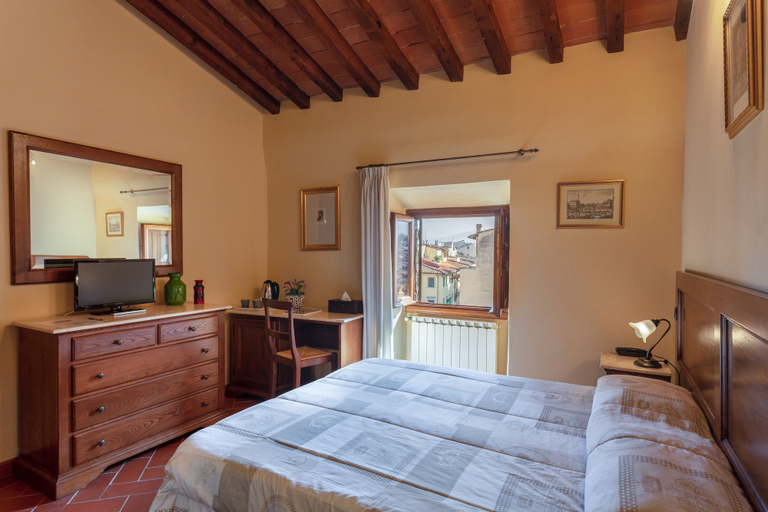 Bedroom 2, Palazzo Graziani, Florence