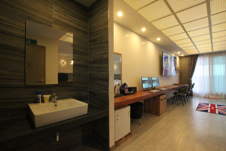 Bathroom 4, NOVA Hotel, Buk