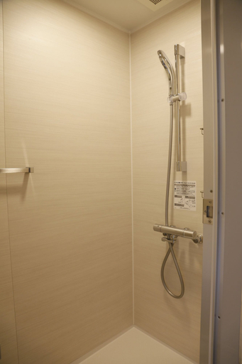 Bathroom 4, ibis Osaka Umeda, Osaka