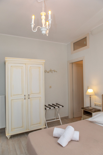Bedroom 3, Nikos Verikokos Studios, South Aegean