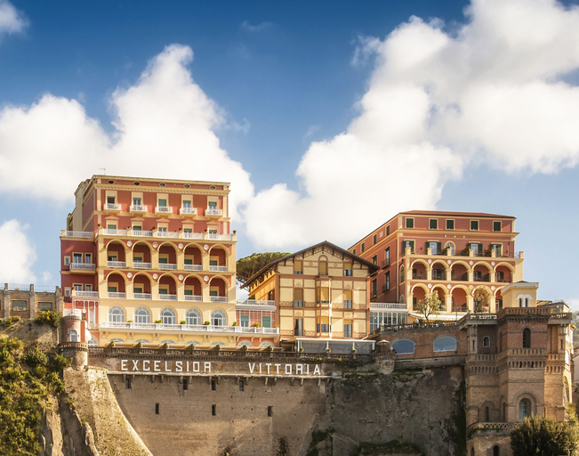 Exterior & Views 2, Grand Hotel Excelsior Vittoria, Napoli