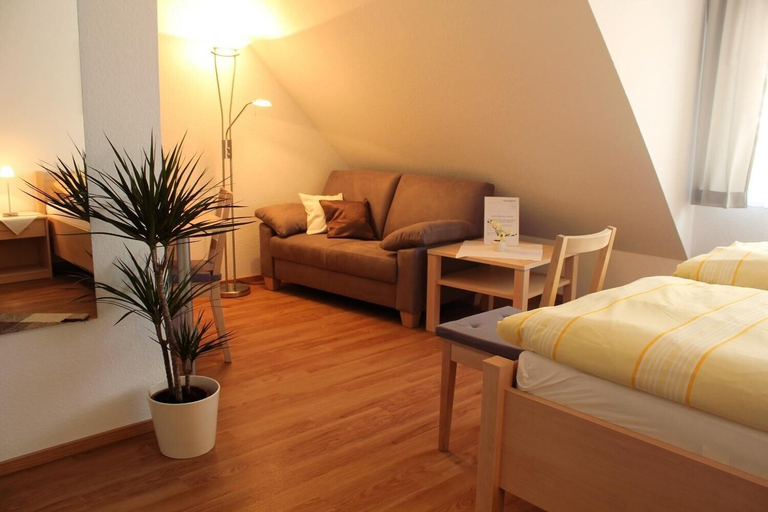 Bedroom 2, Hotel am Wintergarten, Borken