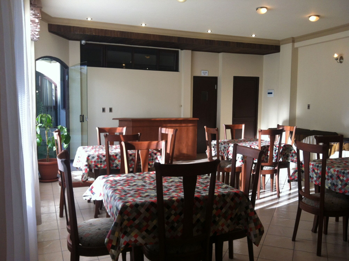 Food & Drinks 4, El Prado Hotel, Cercado
