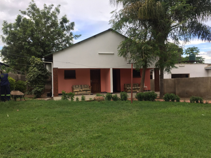 Others 4, Divine Guest House, Livingstone