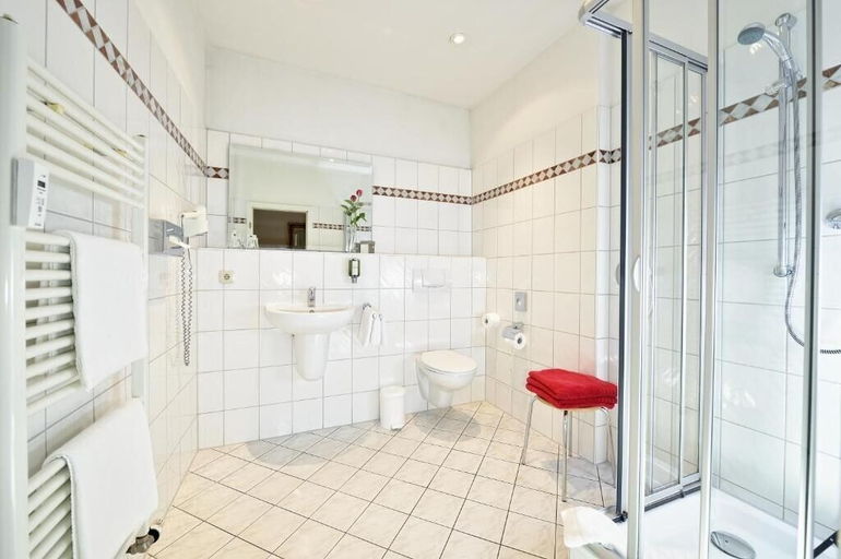 Bathroom 5, Hotel Graf von Mansfeld, Mansfeld-Südharz
