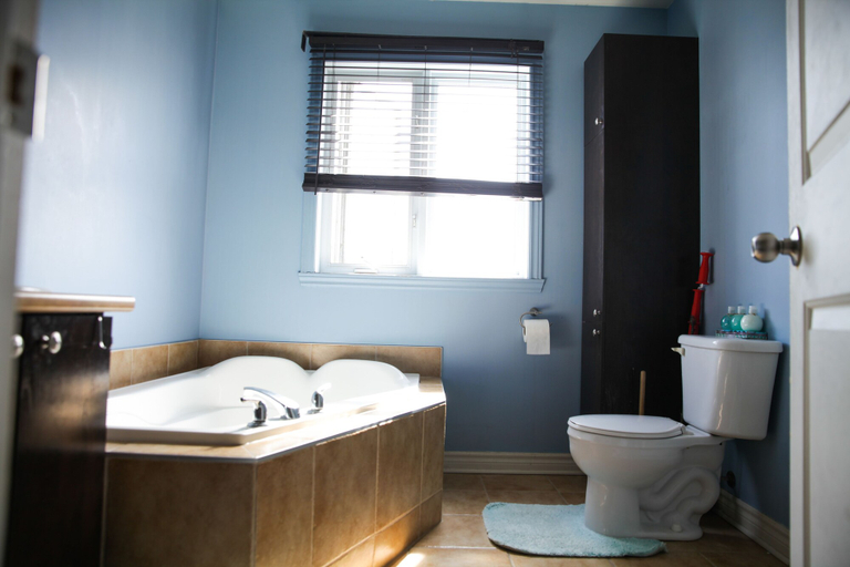Bathroom 4, Appartement Hotel Grand Montreal, Champlain