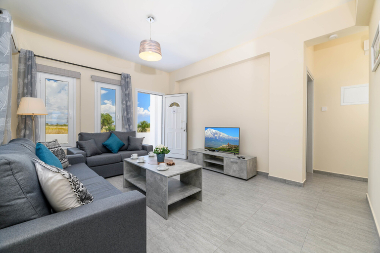 Others 5, Villa Olivia, Larnaca