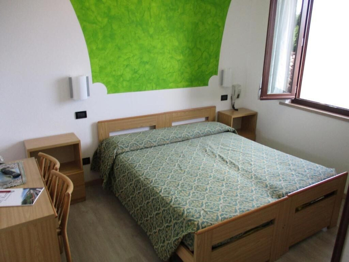 Bedroom 3, Hotel San Remo, Verona