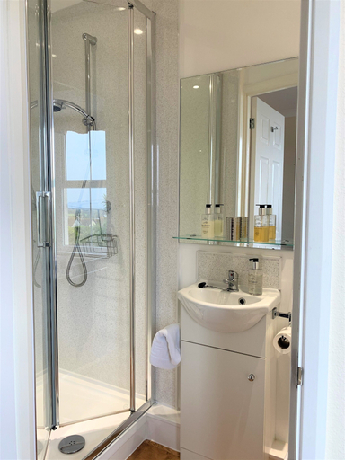 Bathroom, Mounts Bay Inn, Cornwall