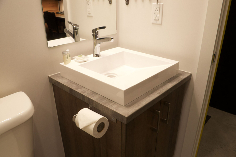 Bathroom 5, Rawdon Golf Resort, Matawinie