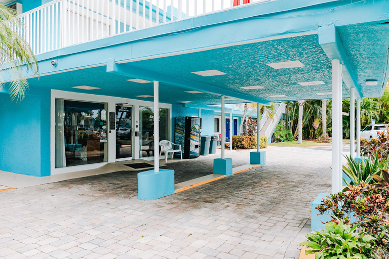 Exterior & Views 2, The Bayside Inn & Marina, Pinellas