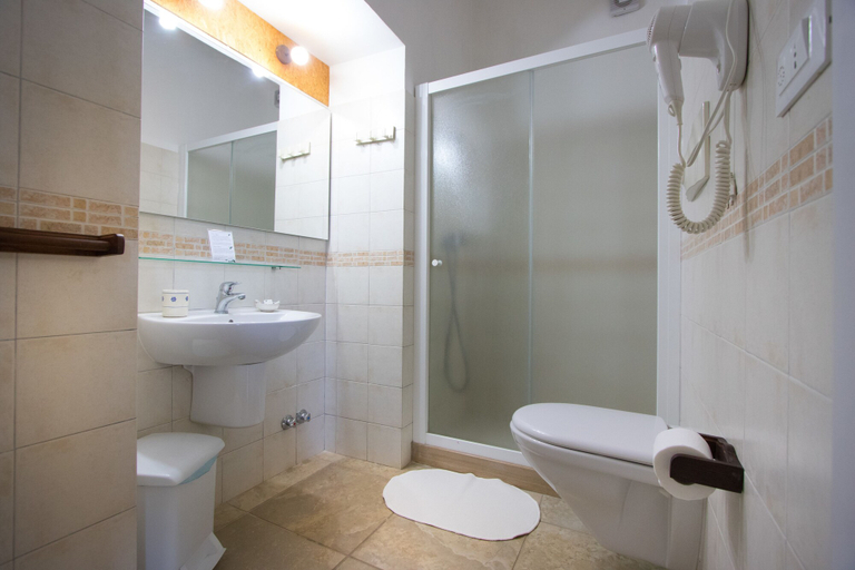 Bathroom 4, Bio-Agriturismo masseria La Palombara, Lecce
