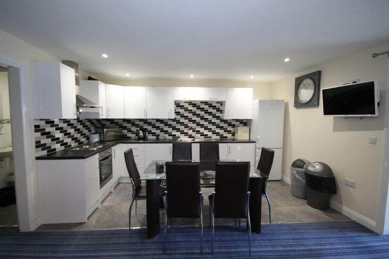 Others 3, Marine Apartment, Ceredigion