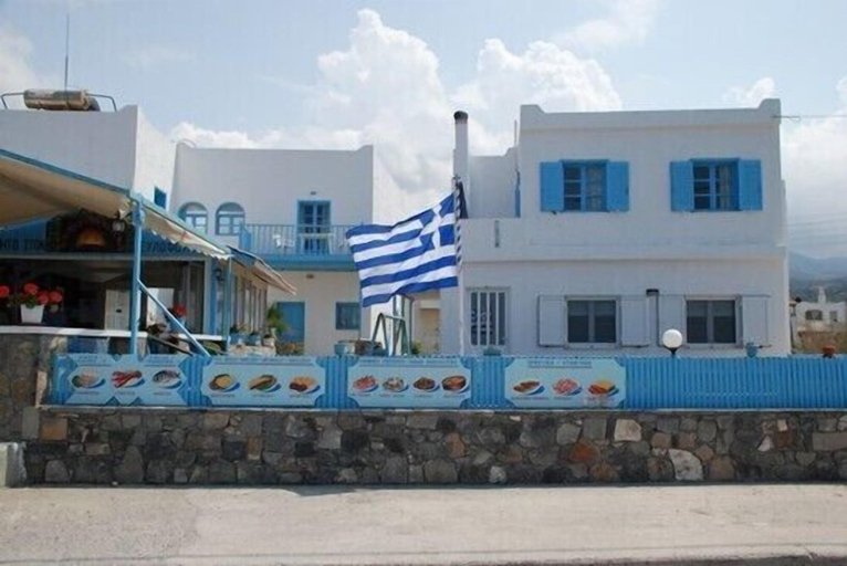 Exterior & Views 2, Socrates Seaside Apartments, Crete