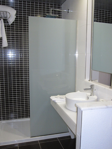 Bathroom 4, Hotel Fontana Plaza, Alicante