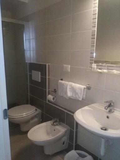 Bathroom 5, Hotel San Giorgio, Savona