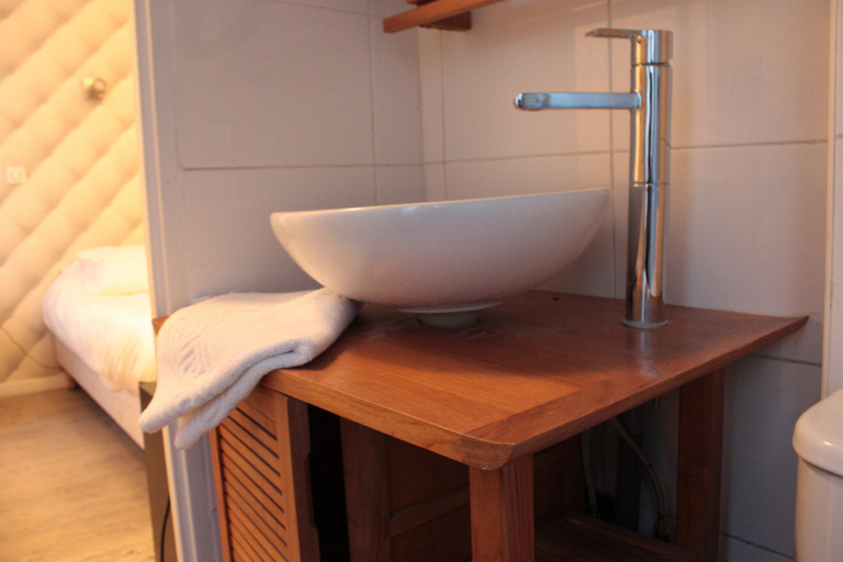 Bathroom 4, Hotel Hauteville Opera, Paris
