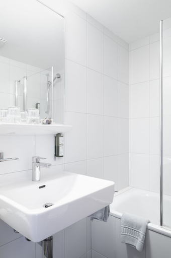 Bathroom 5, Hotel Schwarzsee, Visp