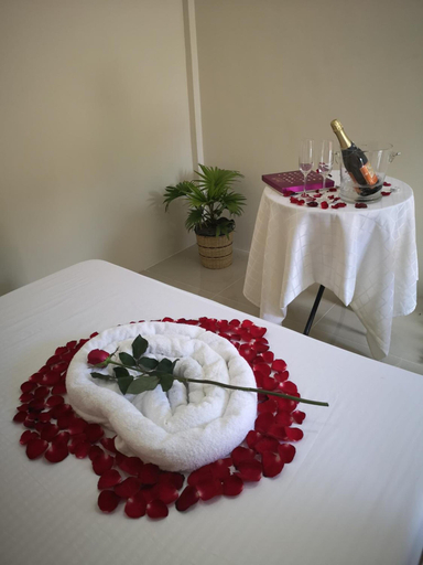 Food & Drinks 5, Tropical Stay Accommodations, Tagbilaran City