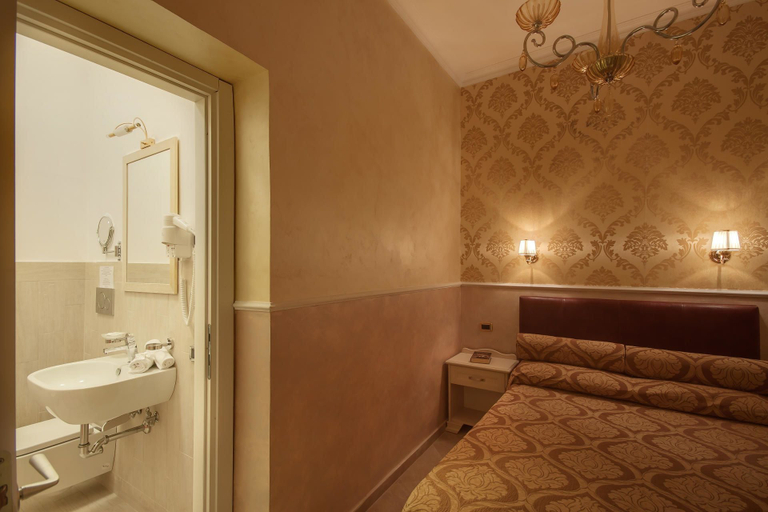 Bathroom 5, Quality in Rome, Roma