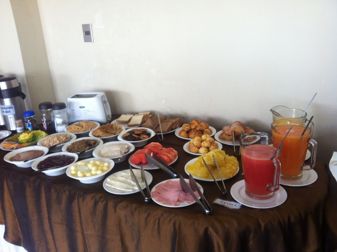 Food & Drinks 5, El Prado Hotel, Cercado